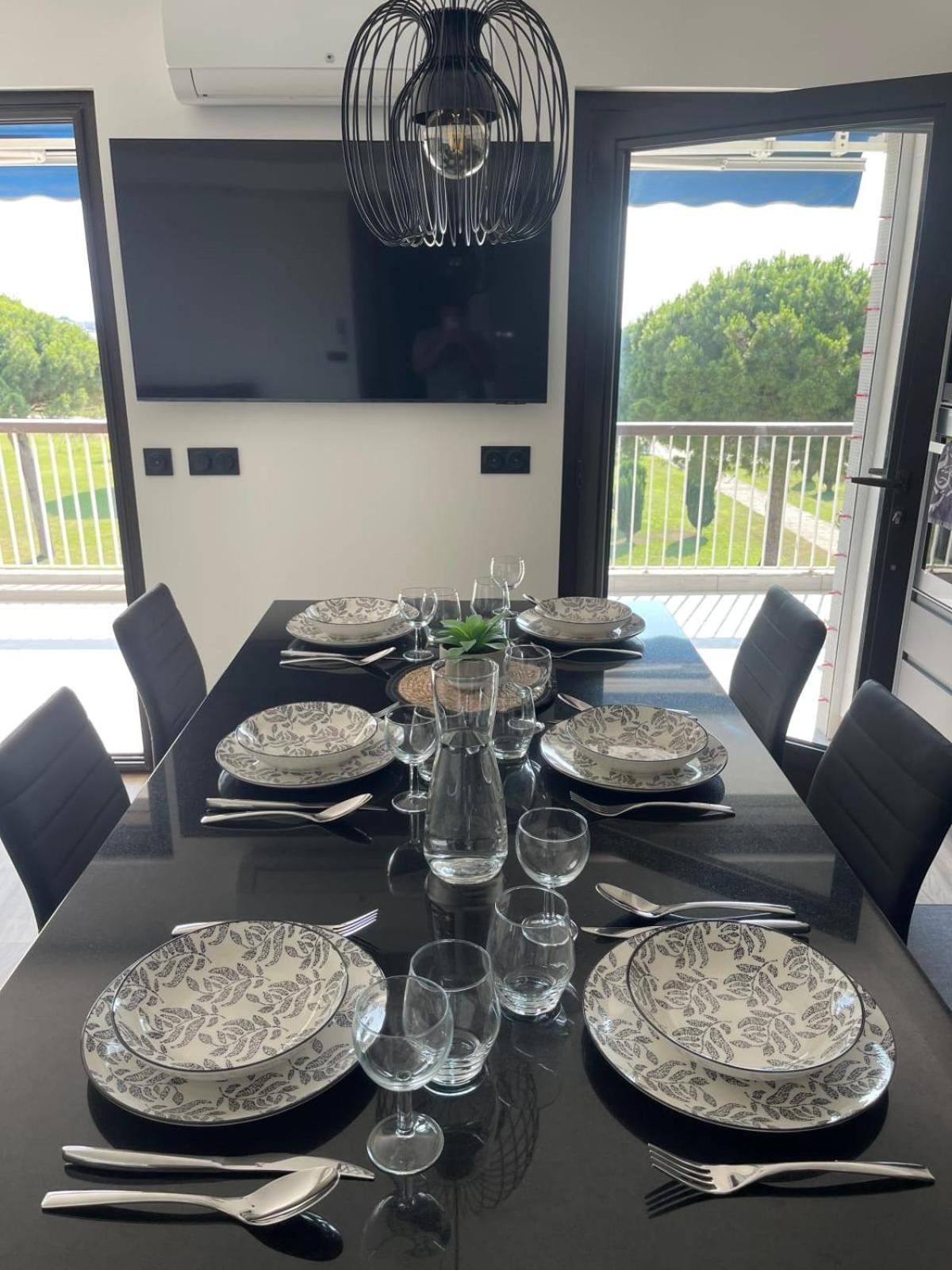 Le Mistral Appartement Standing Avec Vue Mer Exceptionnelle En 1Ere Ligne Ле-Гро-дю-Руа Екстер'єр фото
